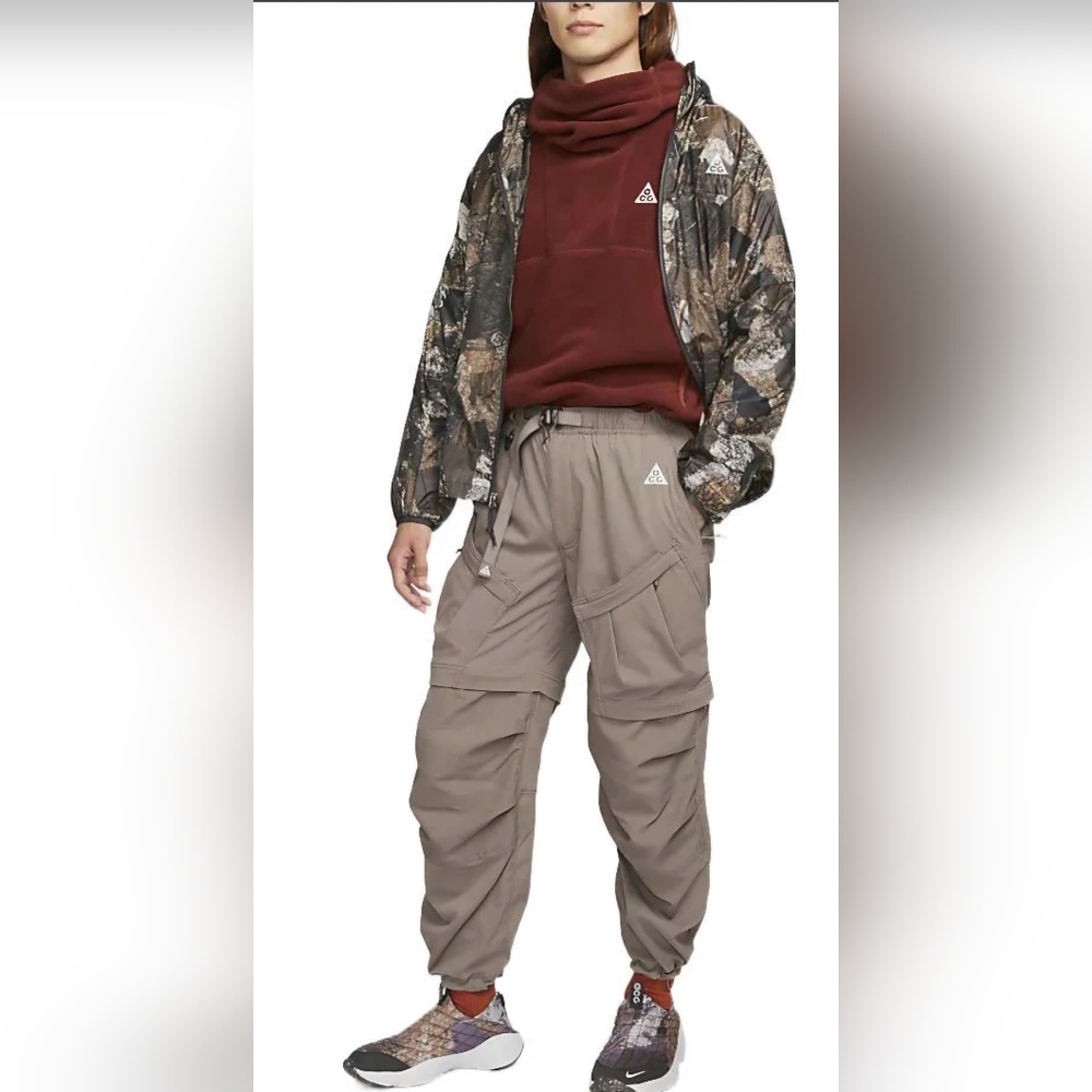 Nike Acg Smith Summit Cargo Pants.